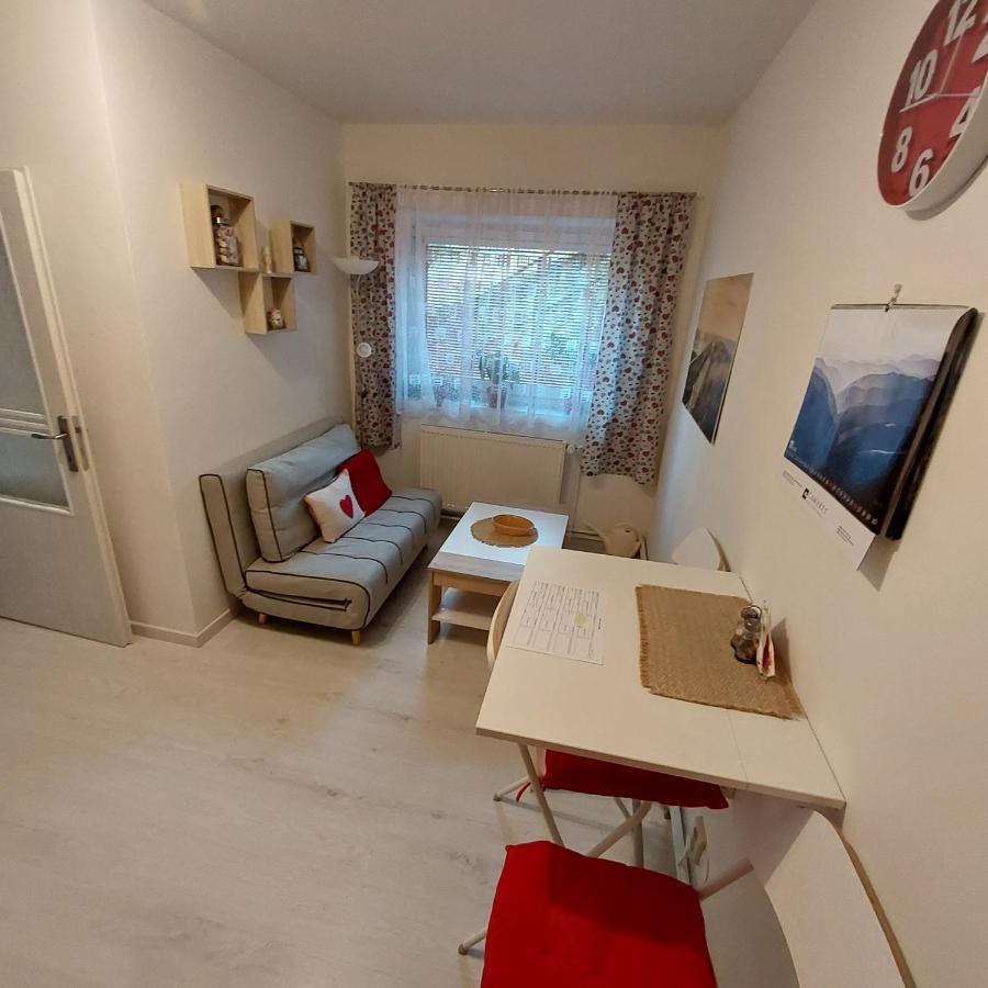 Ferienwohnung Garsonka Jilove u Prahy Exterior foto